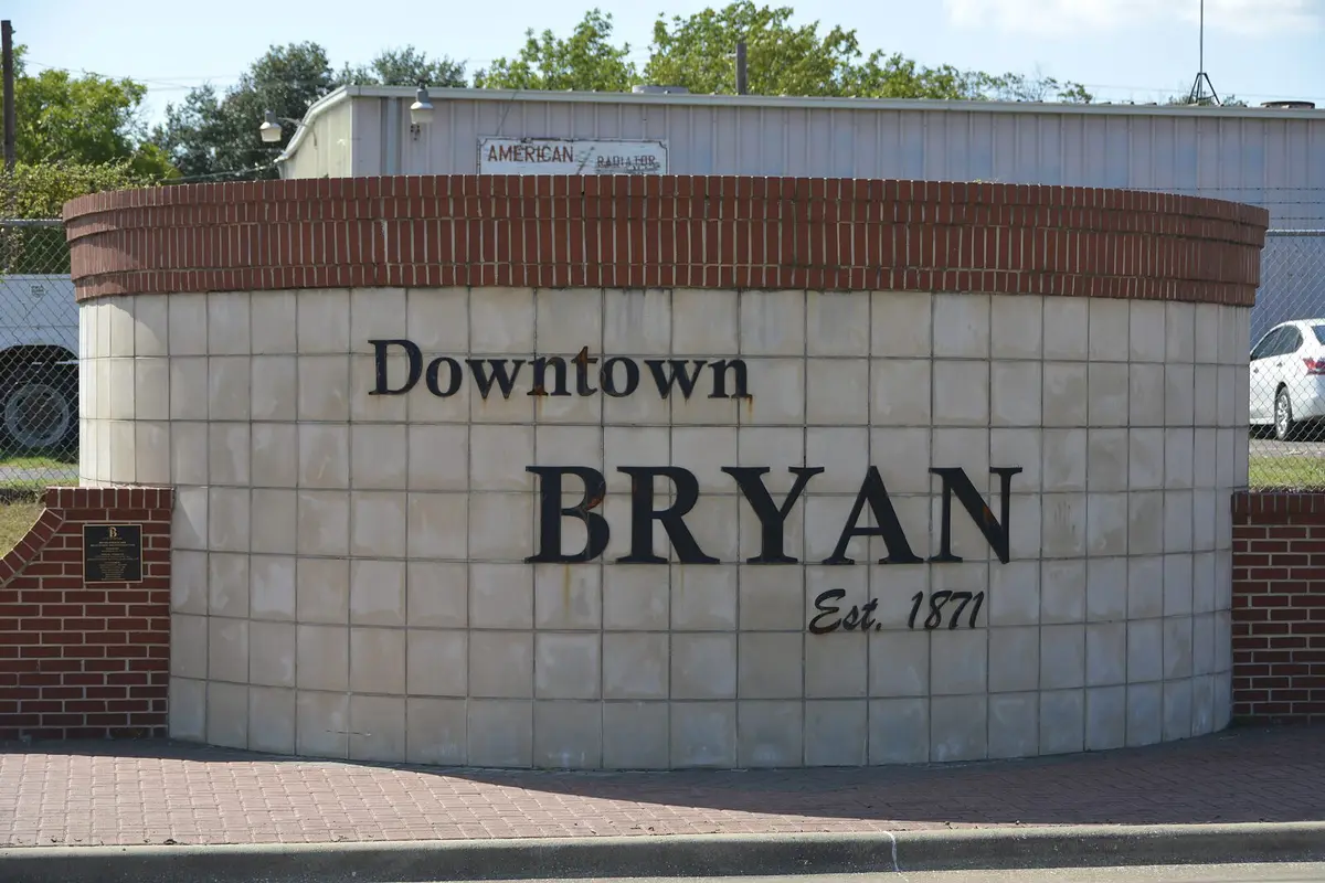Downtown Bryan entrance marker